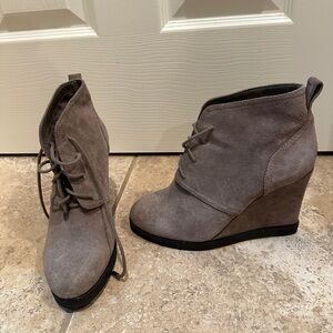 Vince Camuto Gray Booties (6.5 Women’s)
